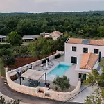 115 Villa *